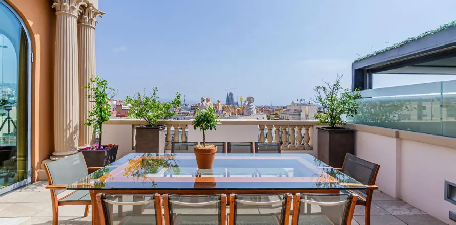 Apartamento en Barcelona, España 4 dormitorios, No. 141298