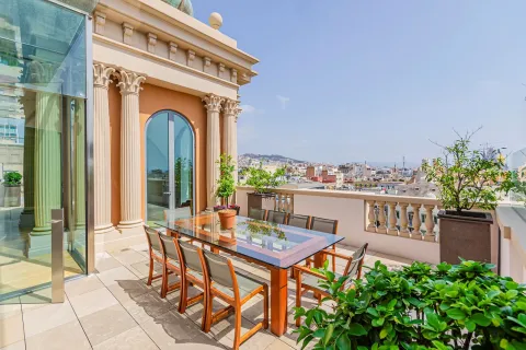 Apartamento en venta en Barcelona, España 4 dormitorios, No. 141298 - foto 3