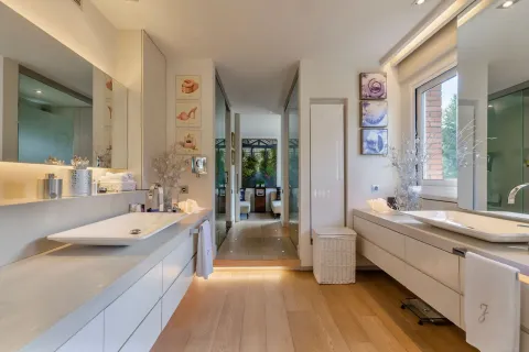 Apartamento en venta en Barcelona, España 4 dormitorios, No. 141297 - foto 16