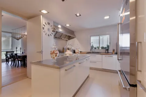 Apartamento en venta en Barcelona, España 4 dormitorios, No. 141297 - foto 6