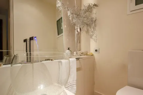 Apartamento en venta en Barcelona, España 4 dormitorios, No. 141297 - foto 10