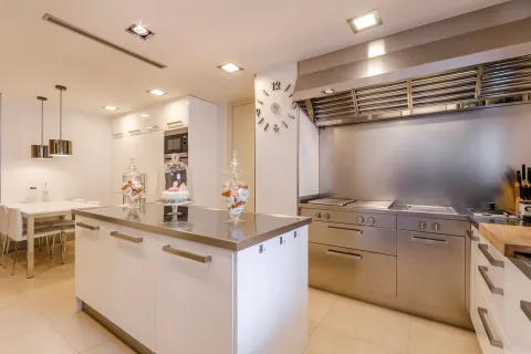 Apartamento en venta en Barcelona, España 4 dormitorios, No. 141297 - foto 7