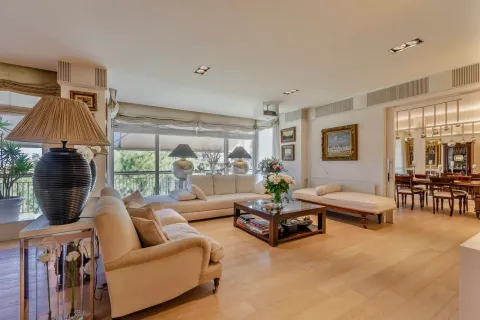 Apartamento en venta en Barcelona, España 4 dormitorios, No. 141297 - foto 1