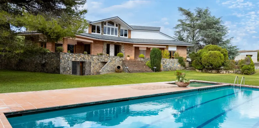 Сasa en Montornès del Vallès, Barcelona, España 5 dormitorios, No. 141300