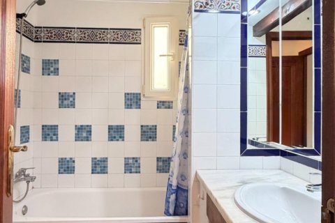 Apartment for sale in Torrevieja, Alicante, Spain 1 bedroom, 106 sq.m. No. 168271 - photo 17