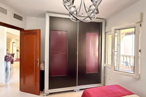 Apartment for sale in Torrevieja, Alicante, Spain 1 bedroom, 106 sq.m. No. 168271 - photo 30