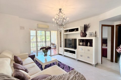 Apartment for sale in Torrevieja, Alicante, Spain 1 bedroom, 106 sq.m. No. 168271 - photo 3