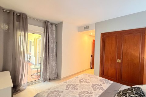 Apartment for sale in Torrevieja, Alicante, Spain 1 bedroom, 106 sq.m. No. 168271 - photo 16
