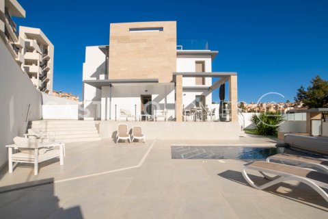 Villa à Villamartin, Alicante, Espagne 4 chambres, 148 m2 No. 154815