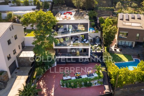 Продажа дома в Барселона, Испания 6 спален, 547м2 №160274 - фото 1