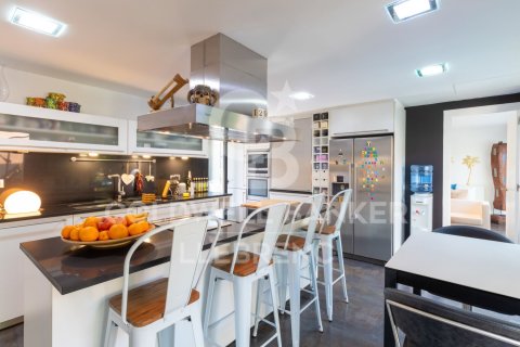 Продажа дома в Барселона, Испания 6 спален, 547м2 №160274 - фото 24