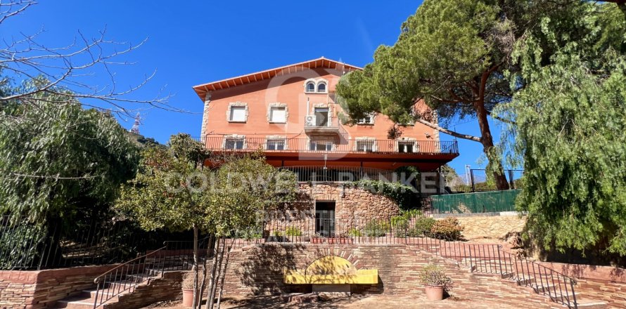 Casa a Barcelona, Spagna 8 camere da letto, 950 mq. N° 160275