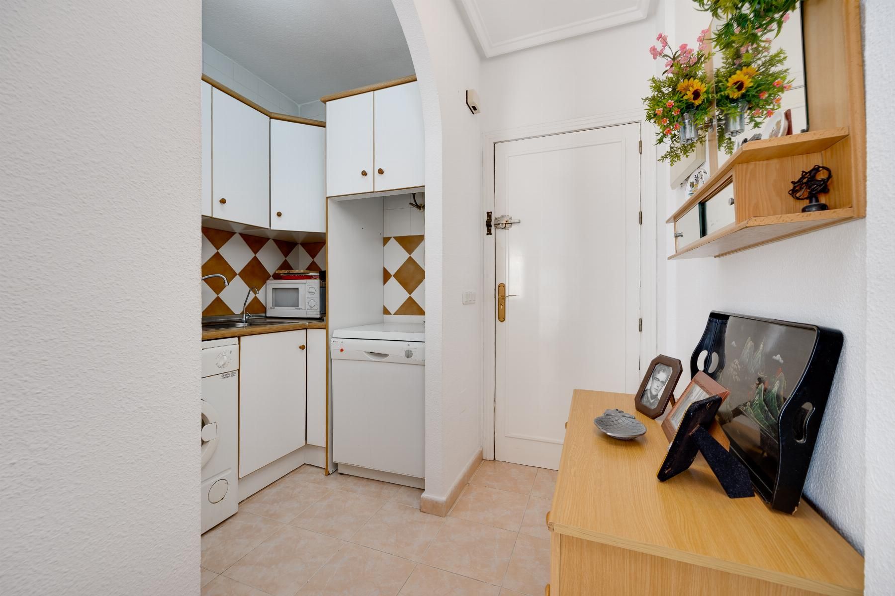 Bungalow in Torrevieja, Alicante, Spain 60 sq.m. No. 183061