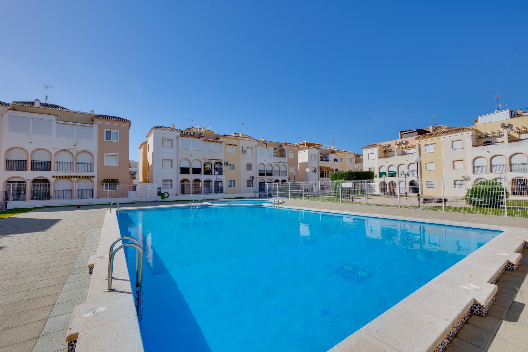 Bungalow in Torrevieja, Alicante, Spain 60 sq.m. No. 183061