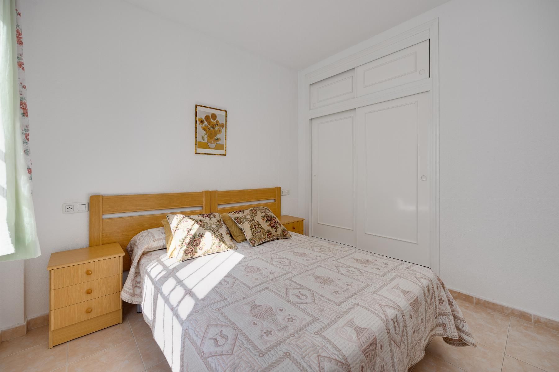 Bungalow in Torrevieja, Alicante, Spain 60 sq.m. No. 183061