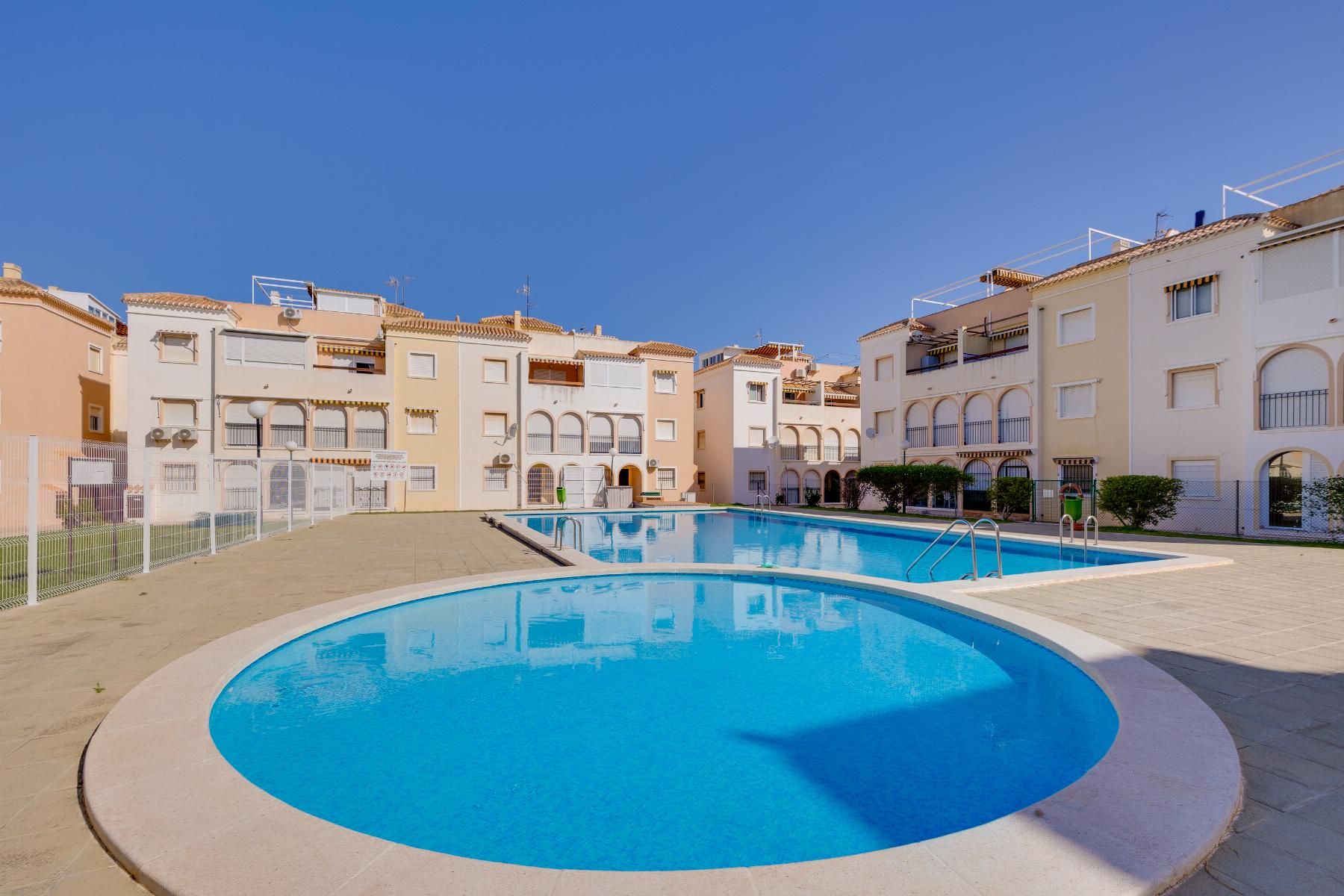 Bungalow in Torrevieja, Alicante, Spain 60 sq.m. No. 183061