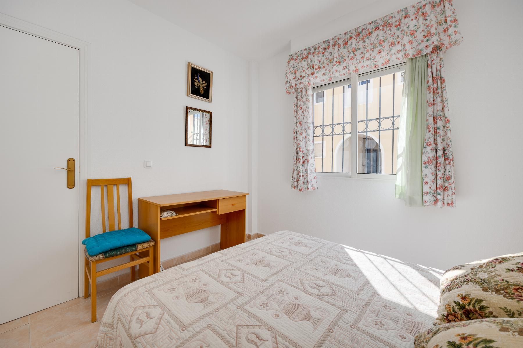 Bungalow in Torrevieja, Alicante, Spain 60 sq.m. No. 183061