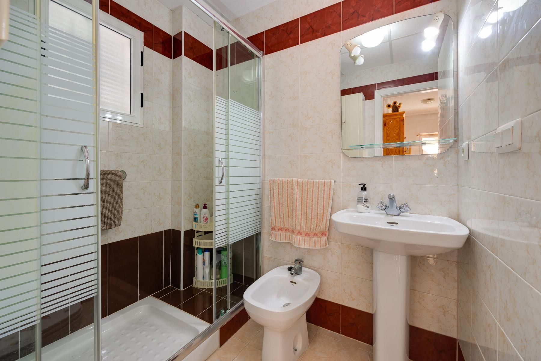 Bungalow in Torrevieja, Alicante, Spain 60 sq.m. No. 183061