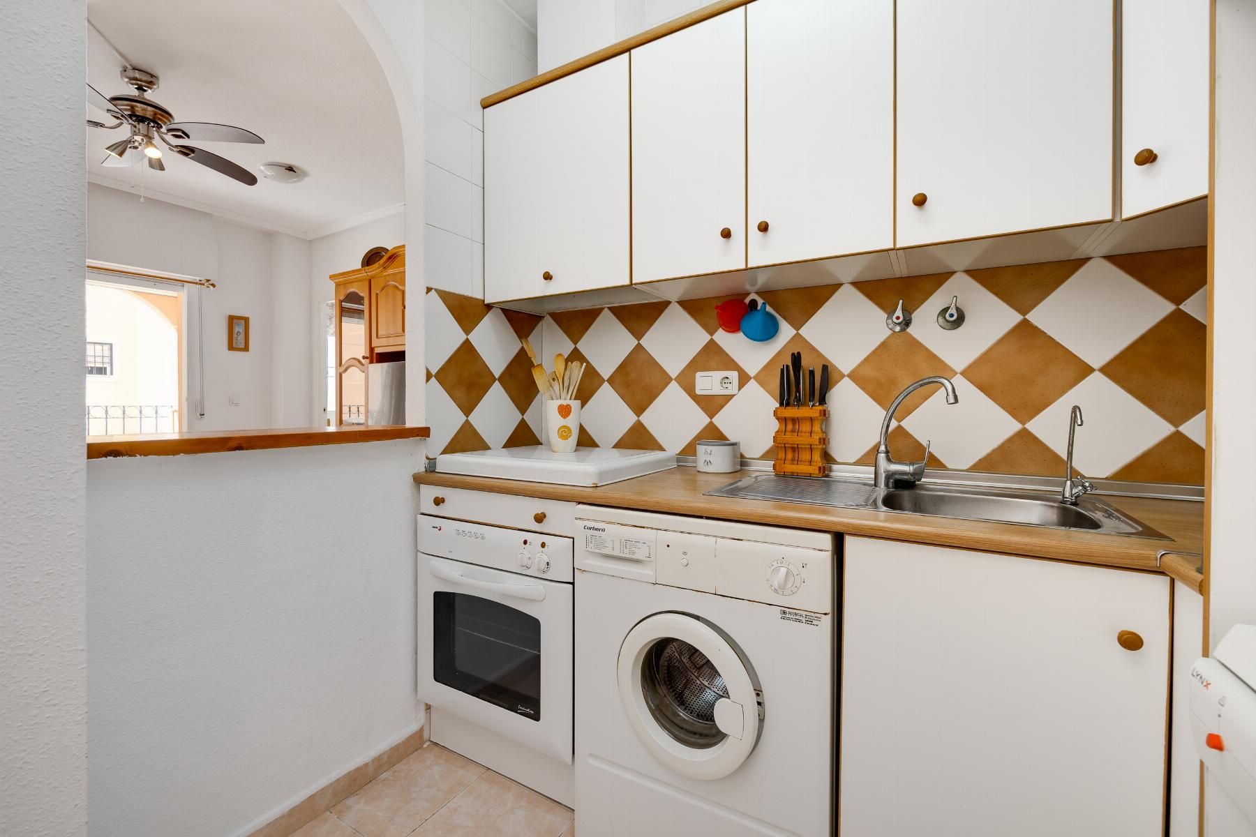 Bungalow in Torrevieja, Alicante, Spain 60 sq.m. No. 183061