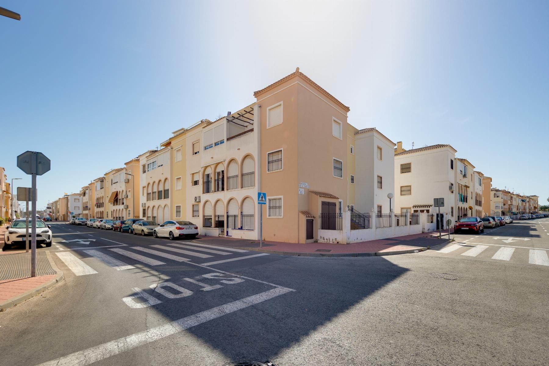 Bungalow in Torrevieja, Alicante, Spain 60 sq.m. No. 183061