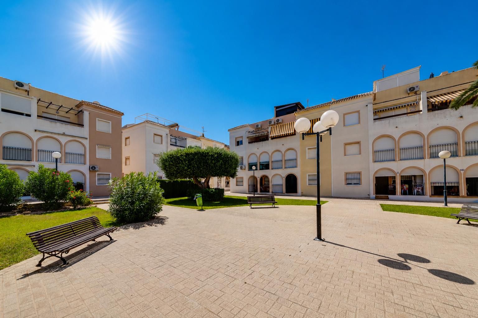 Bungalow in Torrevieja, Alicante, Spain 60 sq.m. No. 183061