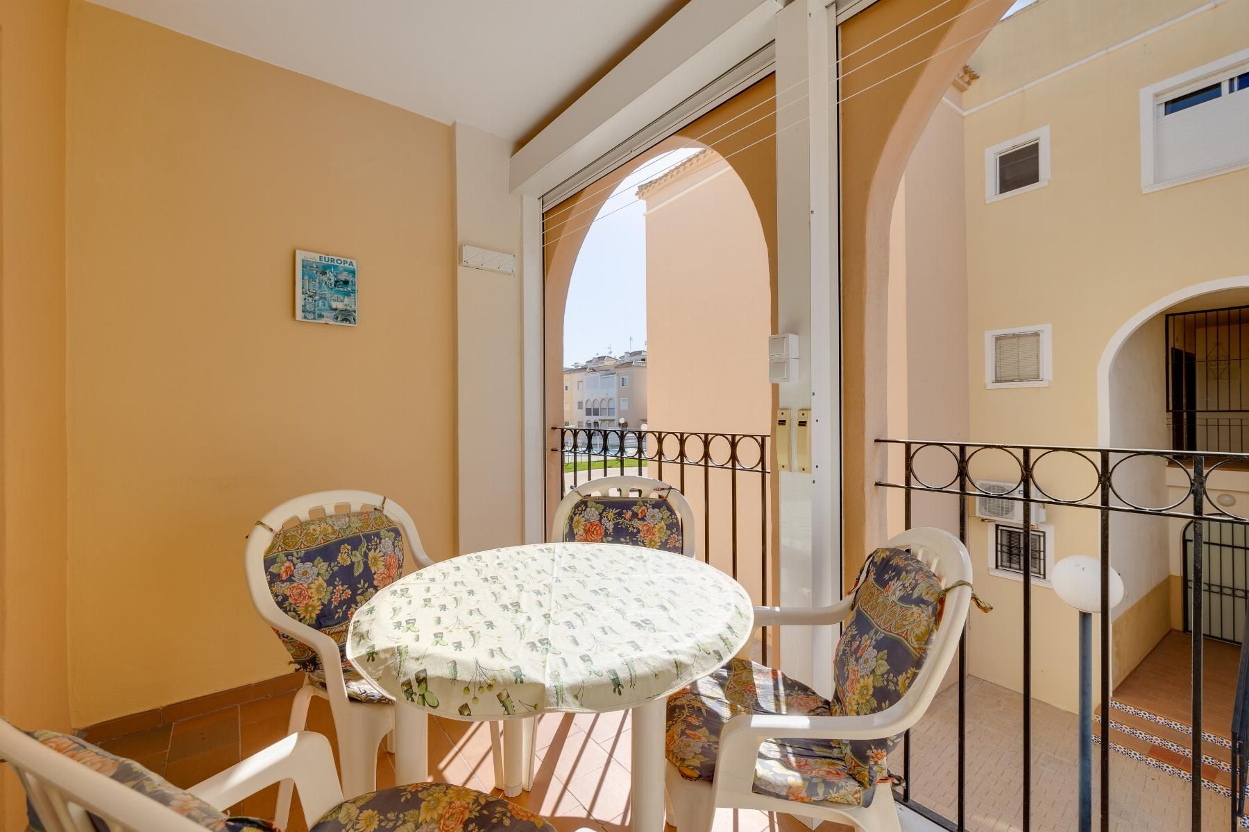 Bungalow in Torrevieja, Alicante, Spain 60 sq.m. No. 183061