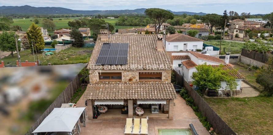 Willa w Santa Cristina d'Aro, Girona, Hiszpania 4 sypialnie, 280 mkw. nr 177052