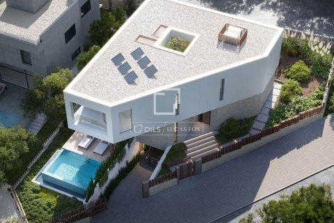 Villa for sale in Teia, Barcelona, Spain 4 bedrooms, 447 sq.m. No. 150390 - photo 2