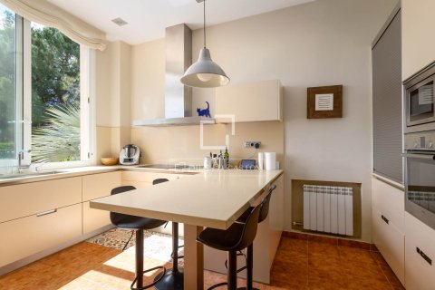 Villa for sale in Cabrils, Barcelona, Spain 5 bedrooms, 501 sq.m. No. 150388 - photo 20