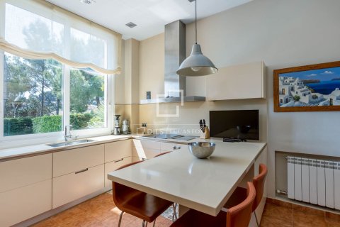 Villa for sale in Cabrils, Barcelona, Spain 5 bedrooms, 501 sq.m. No. 150388 - photo 18