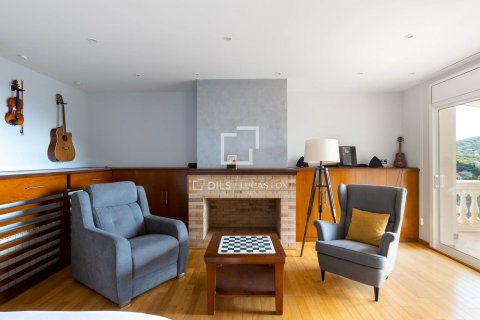 Villa for sale in Cabrils, Barcelona, Spain 5 bedrooms, 501 sq.m. No. 150388 - photo 8