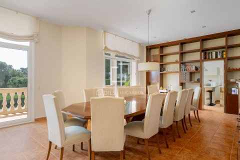 Villa for sale in Cabrils, Barcelona, Spain 5 bedrooms, 501 sq.m. No. 150388 - photo 16