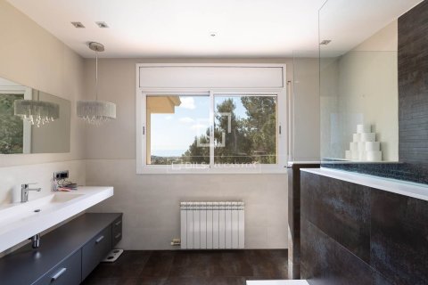Villa for sale in Cabrils, Barcelona, Spain 5 bedrooms, 501 sq.m. No. 150388 - photo 10