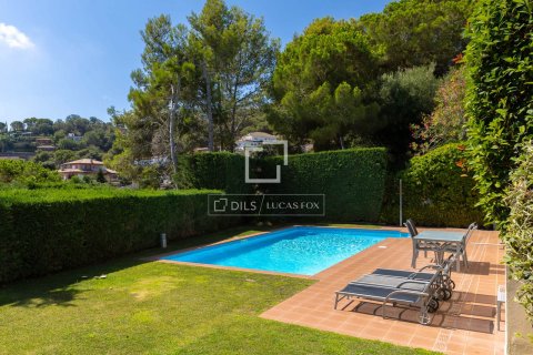 Villa for sale in Cabrils, Barcelona, Spain 5 bedrooms, 501 sq.m. No. 150388 - photo 3