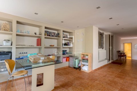 Villa for sale in Cabrils, Barcelona, Spain 5 bedrooms, 501 sq.m. No. 150388 - photo 23