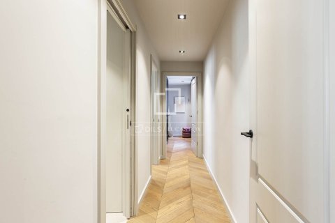 Apartment à vendre à Barcelona, Espagne, 2 chambres, 85 m2 No. 150387 - photo 16