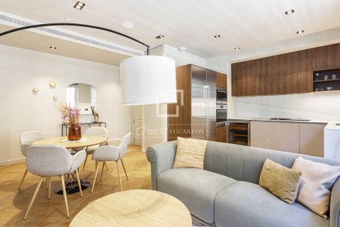 Apartment à vendre à Barcelona, Espagne, 2 chambres, 85 m2 No. 150387 - photo 2