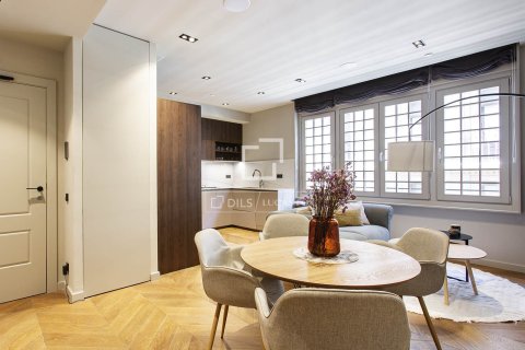 Apartment à vendre à Barcelona, Espagne, 2 chambres, 85 m2 No. 150387 - photo 9