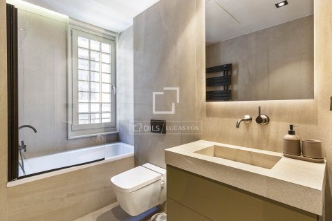 Apartment à vendre à Barcelona, Espagne, 2 chambres, 85 m2 No. 150387 - photo 14