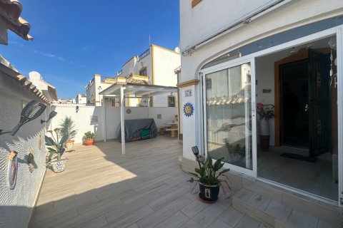 Kaupunkipientalo myytävänä Alicante, Espanja, 3 makuuhuonetta, 82 m2 No. 147424 - kuva 2