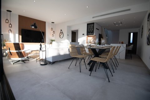 Kaupunkipientalo myytävänä Alicante, Espanja, 3 makuuhuonetta, 220 m2 No. 145103 - kuva 9