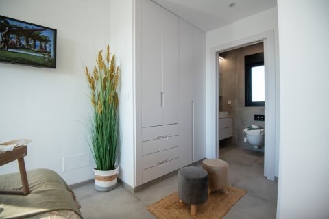 Kaupunkipientalo myytävänä Alicante, Espanja, 3 makuuhuonetta, 220 m2 No. 145103 - kuva 22