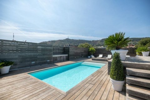 Apartamento en venta en Barcelona, España 5 dormitorios, No. 141016 - foto 3