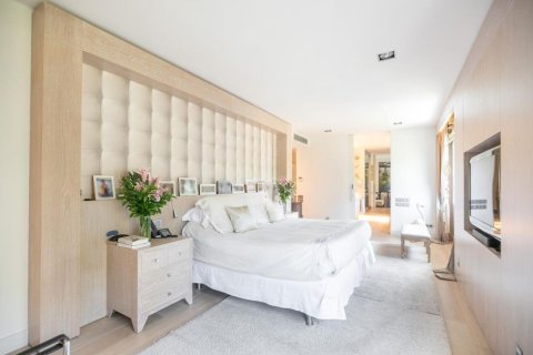 Apartamento en venta en Barcelona, España 5 dormitorios, No. 141016 - foto 10