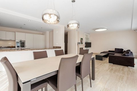 House for sale in Lloret de Mar, Girona, Spain 6 bedrooms,  No. 141014 - photo 5