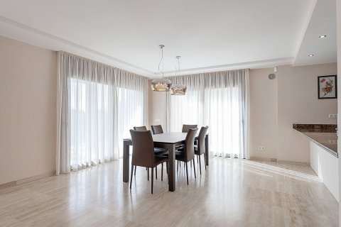 House for sale in Lloret de Mar, Girona, Spain 6 bedrooms,  No. 141014 - photo 8