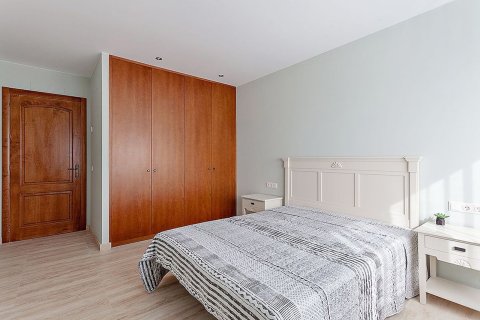 House for sale in Lloret de Mar, Girona, Spain 6 bedrooms,  No. 141014 - photo 16