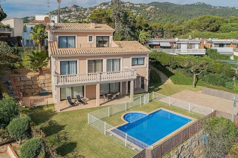 House for sale in Lloret de Mar, Girona, Spain 6 bedrooms,  No. 141014 - photo 2