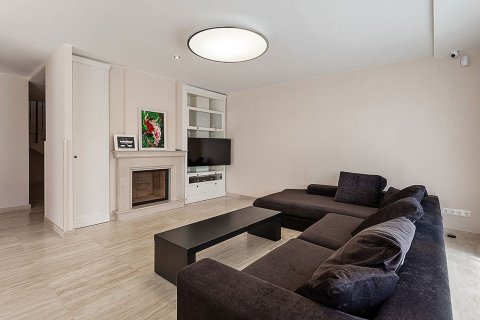 House for sale in Lloret de Mar, Girona, Spain 6 bedrooms,  No. 141014 - photo 7