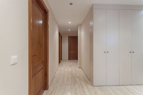 House for sale in Lloret de Mar, Girona, Spain 6 bedrooms,  No. 141014 - photo 18